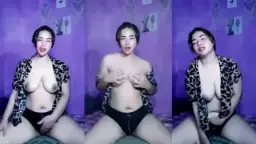 Belinda Toge Mengelus-elus Memek Basah Sambil Mendesah-dengah Penuh Nafsu