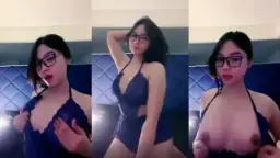 Julia Lea Pamer Coklat Mulus Yang Menggoda