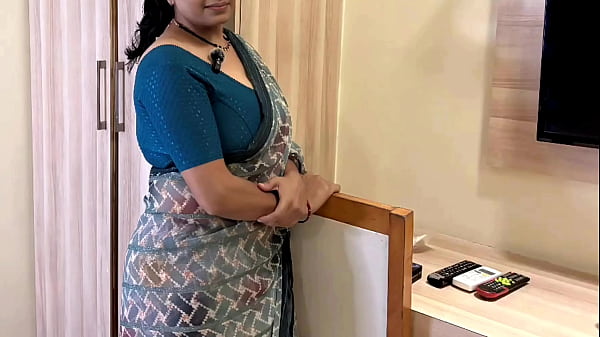 Bhabhi Ji Pahli Baar Naye Flat Mein Devar Ji Ko De Rahi Hai Khaas Tohfa, Garam Hindi Audio Ke Saath