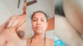 Cewek India Selatan Colokin Jari Ke Memek Becek Di Video Mms