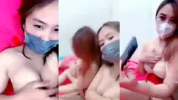 Dua Cewek Seksi Pamer Payudara Montok Saling Adu Goyang