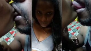 Pasangan Selingkuhannya Yang Sudah Menikah, Lidahnya Dijilat Habis-habisan Di Adegan Seks Telugu.