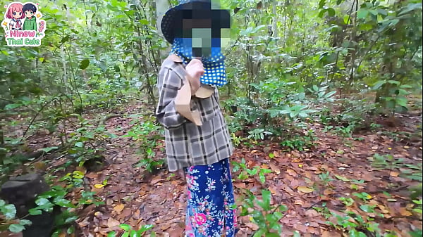 สาวไทยวัยใสเดินป่าเก็บเห็ด โดนจับเย็ดหีเสียงครวญคราง