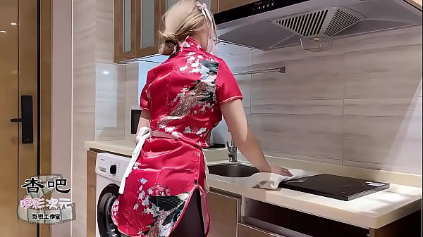 中华娘cos太性感,直接硬到想干一发