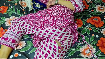 Ibu Tiri Celananya Sobek, Si Anak Tiri Langsung Ngewein Memek Ibu Tiri, Pantat Bulat Mulus.