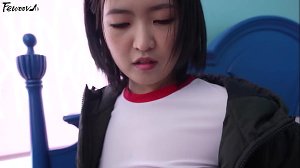 Korea – Goyang Montok Pacar Pura-pura Dengan Stoking Hitam Menggoda