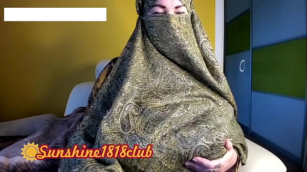 Ibu-ibu Turki Arab Berhijab, Montok Banget, Toket Gede, Rekaman Webcam 10 November.
