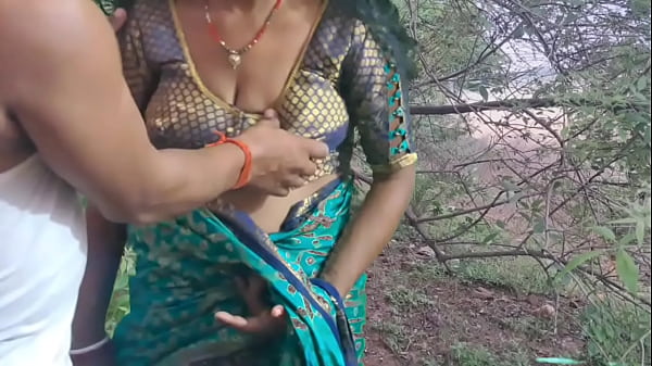Desi Hot Santhali Bhabhi Main Outdoor Mein Chudai Karti Hai
