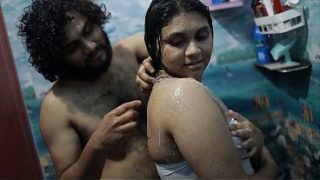 Cewek India Mandi Panas, Adik Tiri Bikin Makin Basah, Makin Liar.