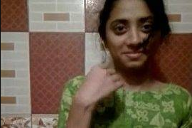 Bocah Bangladeshi Imut Pamer Selfie Bugil Bikin Meleleh