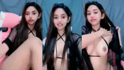 Cantik Pake Baju Transparan, Toket Gede Bikin Ngiler.