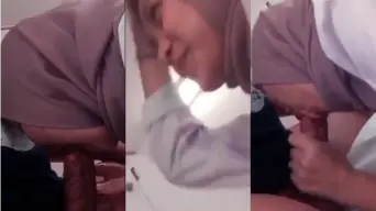 Cewek Ukhti Mesem, Langsung Nyepong Penuh Nafsu.