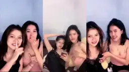 Dua Cewek Indo Lokal Seksi Saling Remas Tetek Gede Sampe Meraung.