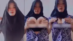 Ukhty Nabilah Pake Hijab Toge, Tangannya Sibuk Remas-remas Toket Sendiri.