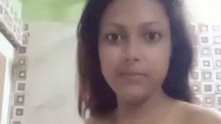 Video Mandi Seksi Si Desi Montok, Bikin Makin Pengen Ngintip.