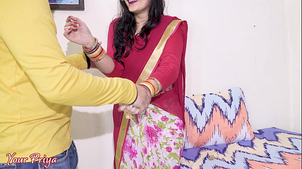 Desi Bhabhi Dite Gedein Dijabanin, Blowjob Dalem Abis, Baru Nikmatin Anal Ngewe. Video Bokep Hindi.