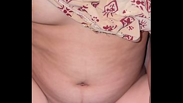 Ajak Main Ke Rumah, Ibu Temenku Yang Janda Langsung Ngajak Crot Di Kasur.