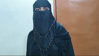 Tonton Video Bokep Istri Cantik Berhijab Digebuk Habis-habisan Sama Majikan India Di Rumahku.