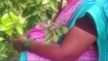 Bhabhi India Di Desa, Ngentot Di Alam Bebas, Basah Kuyup Kena Hawa Panas.
