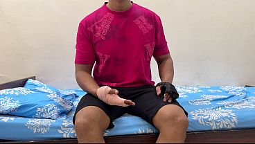 Ibu Tiri Bantu Anak Tiri Yang Luka Mandi, Lalu Goda Dia. Akhirnya Berujung Ngewe, Hisap Kontolnya Dulu, Baru Digenjot Keras.