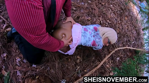 Crot Gede Stepdad Ngewe Stepdaughter Mungil Polos Di Hutan, Pussy Mulus Doggystyle Missionary, Ngeces Keras Di Tanah, Kontol Hitam Montok Nembus Stepfamily Liar.