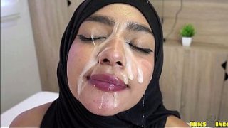 Ngentotin Hijaabi Abg Sampai Muncrat Berondok