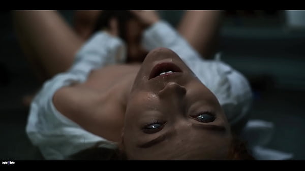 Alien Parasit Pengontrol Pikiran Bergerombol Di Tubuh Cewek-cewek Seksi Yang Lagi Panas.
