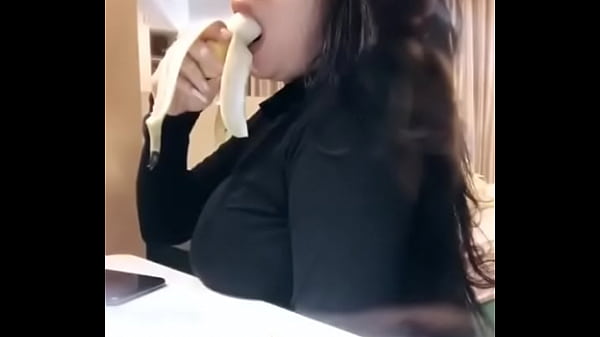 Monica Adhea, Model Indo Goyang Lidah Basah, Napsu Panas Bikin Muncrat.