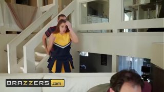 Remaja Suka Yang Gede – Gia Derza Ngegoda, Xander Corvus Ngegas – Cewek Cheerleader Nakal – Brazzers