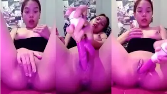 Anggi Nafsu Colok Dildo Tembus Semua Lobang Sampe Muncrat.