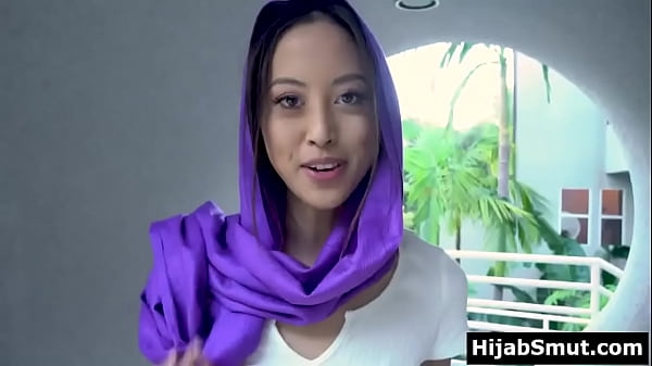 Horny Cewek Muda Muslim Kegatelan Mikirin Ngewe Terus