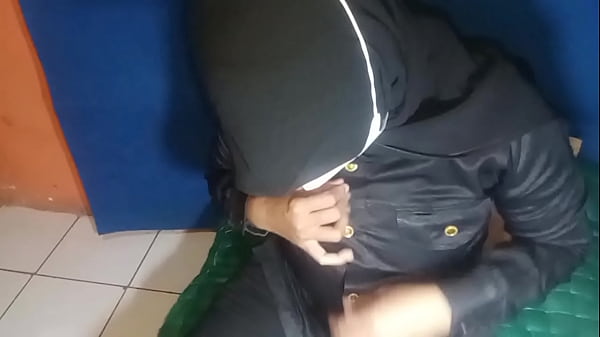 Satpam Cewek Sange Colmek Sampe Muncrat Becek, Bikin Ngilu