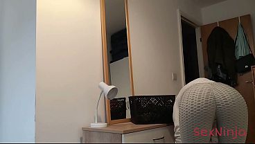Sengaja Nunjukin Burung Tegang Ke Ibu Tiri Biar Dia Ngeliat.