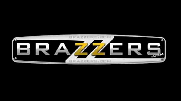 Brazzers, Bintang Porno, Toket Gede Banget Bikin Ngiler.