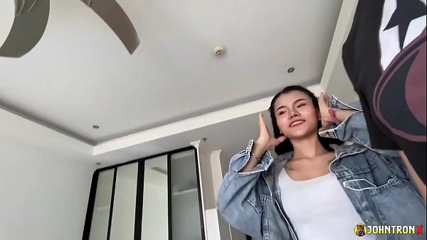Johntronx – Ngentot Memek Tua Muda Thailand Yang Isap Kontol Sampai Keluar