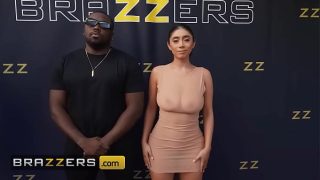 Violet Myers Pamerin Lobang Belakangnya Ke Para Paparazi, Bikin Liur Ngiler