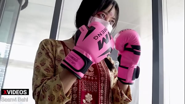 Desi Gadis Petarung Ufc, Pukulannya Bikin Makin Horny, Kayak Pro
