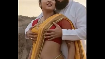 Desi Bhabhi Saree, Payudara Diremas, Asmara Basah Keringat
