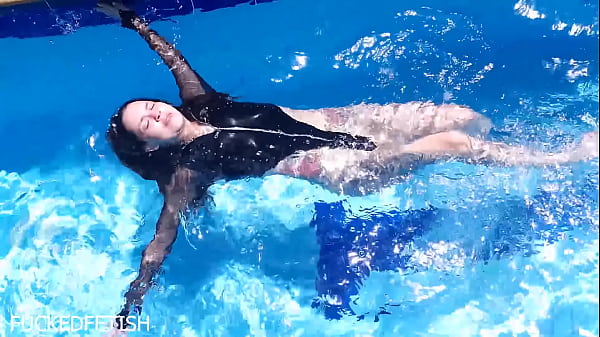 Body Basah Jessica Bunny Di Dalam Air, Gerakan Nakal Bikin Gregetan