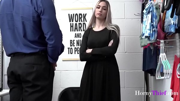 Remaja Cabe-cabean Berhijab Ngewe Polisi Biar Bebas Dari Penjara – Delilah Day | Hornythief