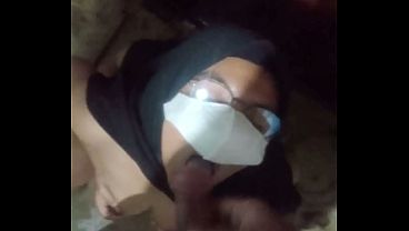 Cewek Indo Ngewe Di Kamar Mandi Sambil Nelen Air Seninya.