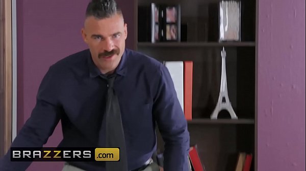 Teteh Besar Di Kantor – Monique Alexander, Charles Dera – Bos Dikendalikan Remote – Brazzers