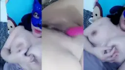 Chupyy Ngocok Memek Sampai Squirt Becek Basah Kuyup