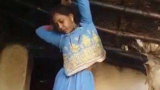 Desi Bihari Cewek Colmek Sendiri, Goyangin Pantat Mesum