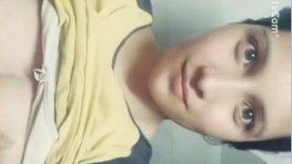 Kashmiri Cewek Beina Pamer Bugil, Siap Digoyang.