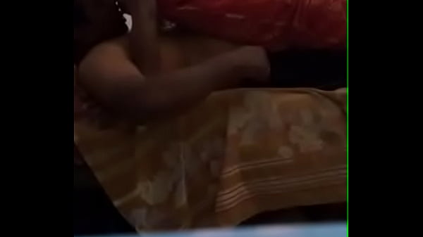 Desi Istri Di Atas, Gerakannya Bikin Makin Basah