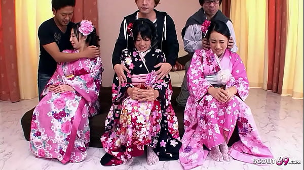 Pesta Ngewe Jepang Langka Dengan Tiga Cewek Jav Imut, Semua Pussy Berbulu