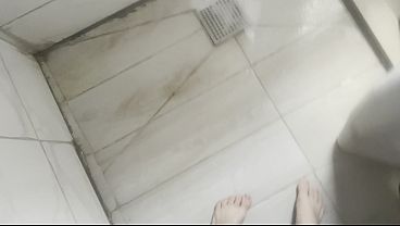 Aku Nemuin Alat Kontol Di Bokap Arab Tiriku, Lalu Kusuruh Dia Nyobain Kontol Asli.