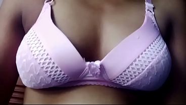 Malam Ini, Gadis India Super Panas Siap Bikin Lo Meleleh, Hawa Seksinya Bikin Pengen Colok Terus.