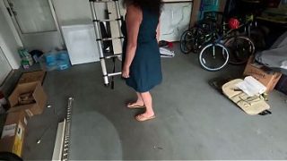 Ali Ajak Mantu Ngopi Sambil Main-main Di Bawah Meja.